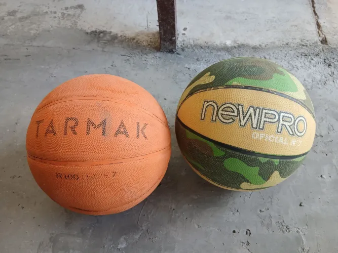 Desapego bola de basquete em ótimo estado