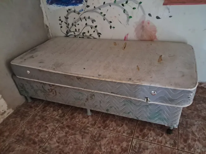 Vendo essa cama .