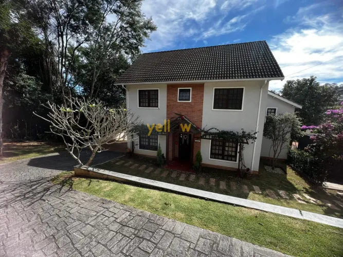 Casa em Condomínio Fechado à Venda em Arujá, 3 Dorms, 221m²