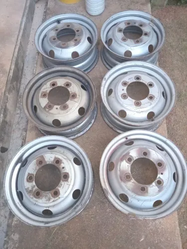 Rodas 16 originais iveco 35s14  se levar as seis 180 cada se for unitário  250 reais cada