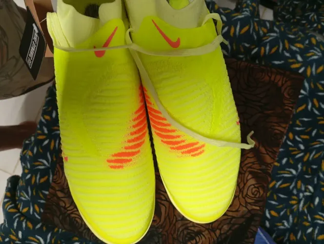 Chuteira society Nike 42