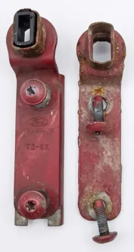 Dobradiças Originais usadas da tampa traseira da Ford Courier