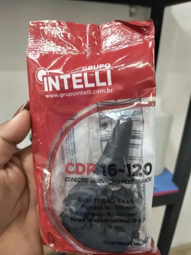 Conector perfurante 