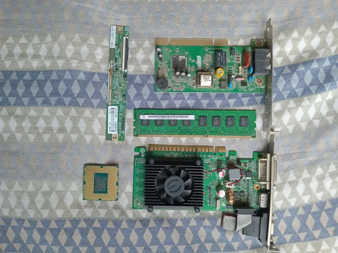 Sucata eletrônica 5 pcs ,no pix faço por 25