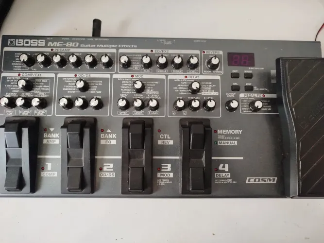 Pedaleira Boss ME-80
