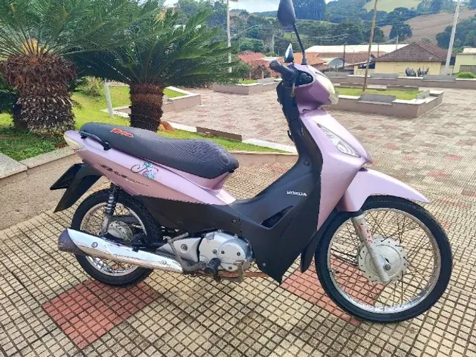 Mosca branca, Baixa quilometragem,moto de mulher