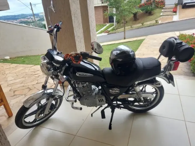 Suzuki Intruder 125 - 2011