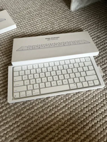 Apple Magic Keyboard 