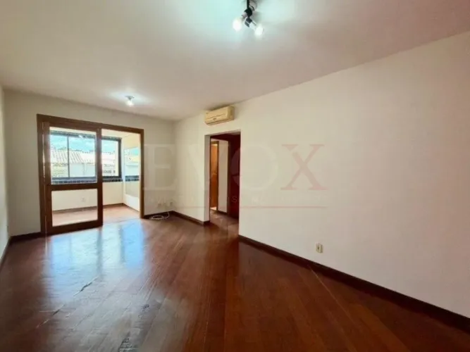Apartamento de 2 quartos com suíte e garagem no Menino Deus, Porto Alegre-RS: não perca es