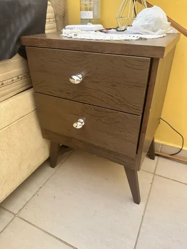 Vendo 2 mesa de cabeceira