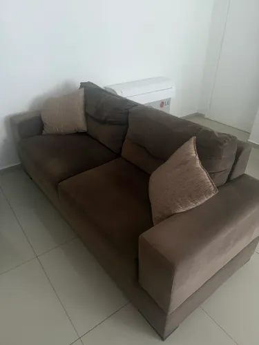 Sofá usado em bom estado de conservação