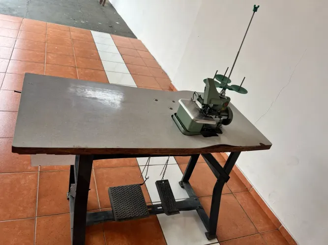Somente Venda! Máquina overloque chinesinha.