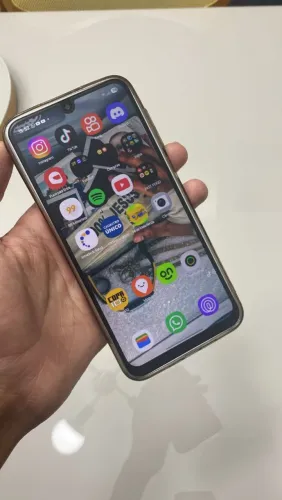 Samsung Galaxy A16 8GB RAM 256GB - Excelente