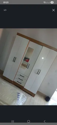 VENDO UM GUARDA ROUPA NOVO CASAL MENOS DE 2 MESES DE USO