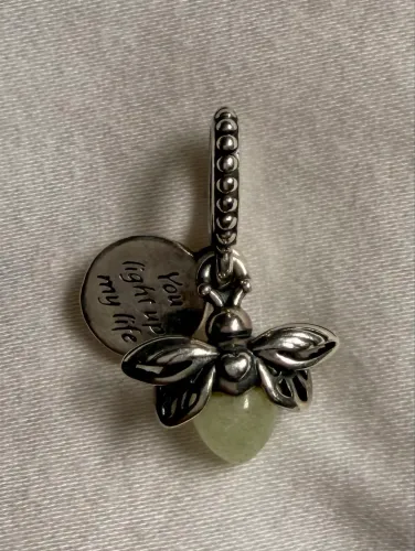 Vendo Charm Pandora vaga-lume original 