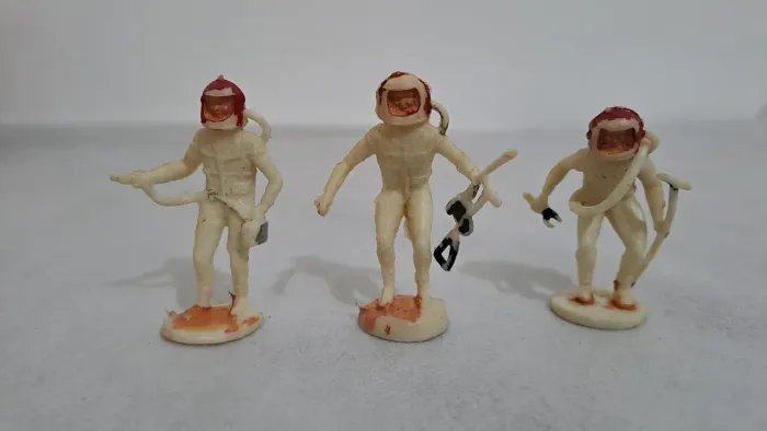 MOBILE TOY * MT 3 Astronautas 1960/70 tipo Gulliver da MPC Mulzen Plastics Corporation