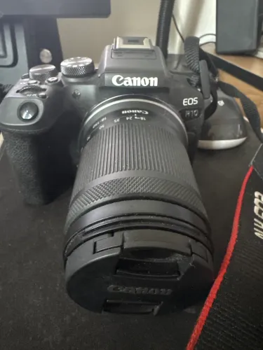Câmera Fotográfica Canon R10
