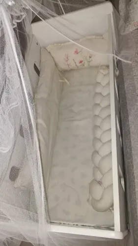 Mini berço com 3 lençóis, protetor de berço novinho, com colchão e Qualquer dvd chat
