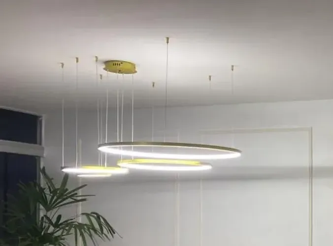 Luminária de Teto com Quatro Aros