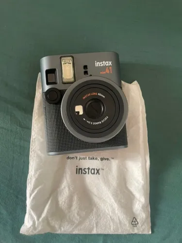 Câmera Instantânea Fujifilm Instax Mini 41 Preta - Pouco Uso
