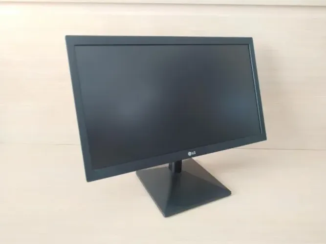 Monitor LG 19.5" HD 60Hz | 2ms, Dynamic Action Sync, VGA, 20MK400H-B