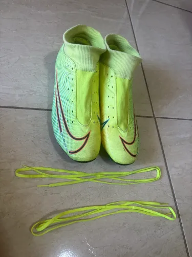 VENDO CHUTEIRA NIKE edição limitada