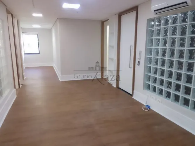 Conjunto Comercial - Moema - 156m².