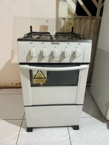 Vende-se fogão 4 bocas funcionando perfeitamente 