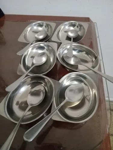6 taças in para sobremesa com 6 colheres