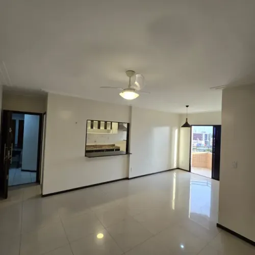 Apto, 100m², 3/2, 2 vgs no Ed. Porto do Sol