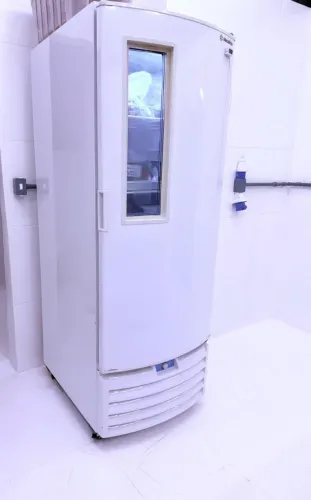 Freezer Metalfrio Tripla Ação (220v)