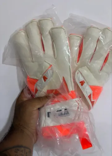 Luva de goleiro NGA 