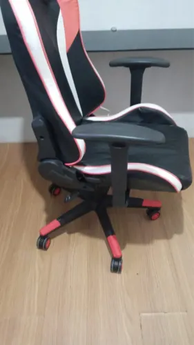 Cadeira Gamer Adetop - Confortável e Funcional