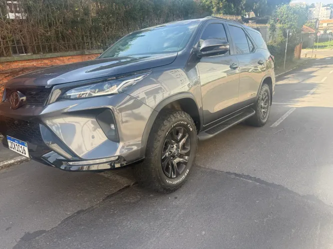Toyota Hilux SW4 SRX Plat. 4X4 2.8 TB Die. Aut. 2024
