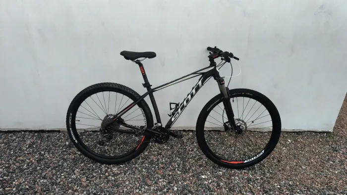 Bicicleta scott scale 980