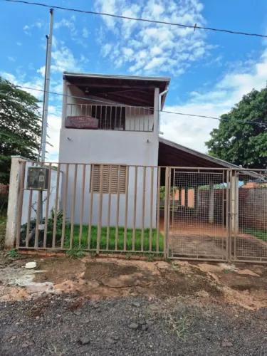 Vende-se 1 Rancho no Loteamento Bom Jesus em Aparecida do Taboado MS a 150 metros da água