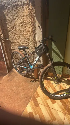 Vendo bike viking azul Marinho em ótimo estado 