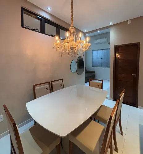 Casa a venda em condomínio 