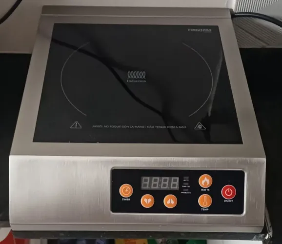 Cooktop de Indução Profissional FrigoPro Inox Digital - Pouco Uso, com Nota Fiscal