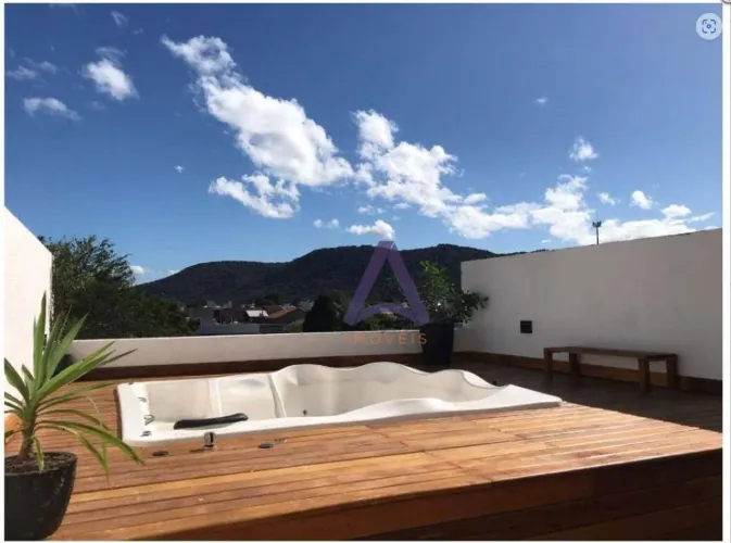 Sobrado com 4 dormitórios para alugar, 310 m² por R$ 9.500,00/mês - Campeche - Florianópol