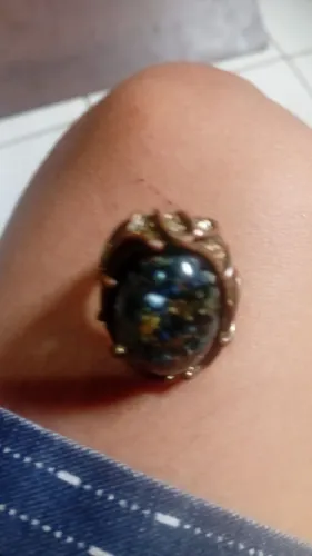 Vende-se um anel artesanal com arame de cobre