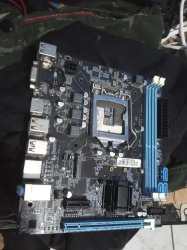 Placa Mãe GT-B75-SG LGA 1155 (Com Defeito / Retirada de Peças)
