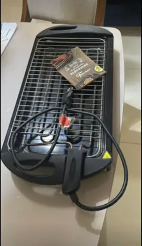 Churrasqueira Fischer elétrica portátil grill preta 127v (pouco uso)