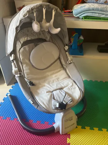 Cadeira de Descanso e Balanço Bebê Elétrica Snug - Maxi Baby