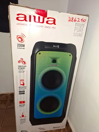 Caixa AIWA 200w com rodinhas