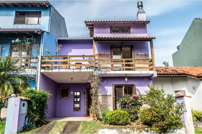 Casa de 02 dormitórios Encantadora no Condomínio Ilha do Sol