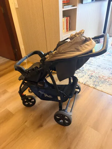 Burigotto Carrinho de Bebê, com bebê conforto