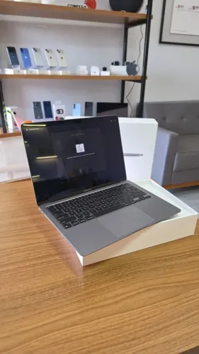 Macbook Air M1 8GB 256GB - Impecável c/ apenas 24 ciclos