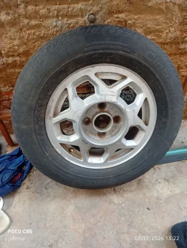 Vende se roda 13 com pneu