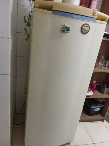 Vendo geladeira gelo seco 600, não faço entrega 